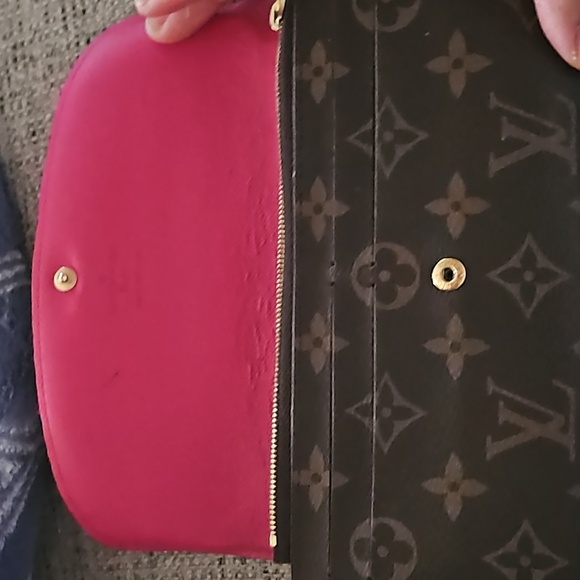 Louis Vuitton checkbook wallet - Picture 3 of 9